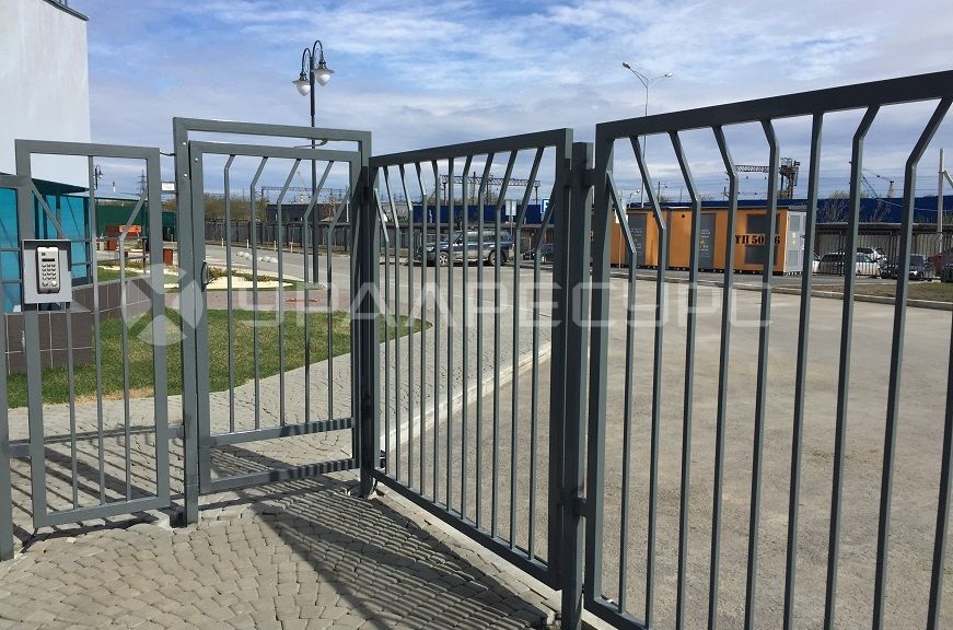 Благоустройство территории сварным ограждением для ЖК ЭФЕС