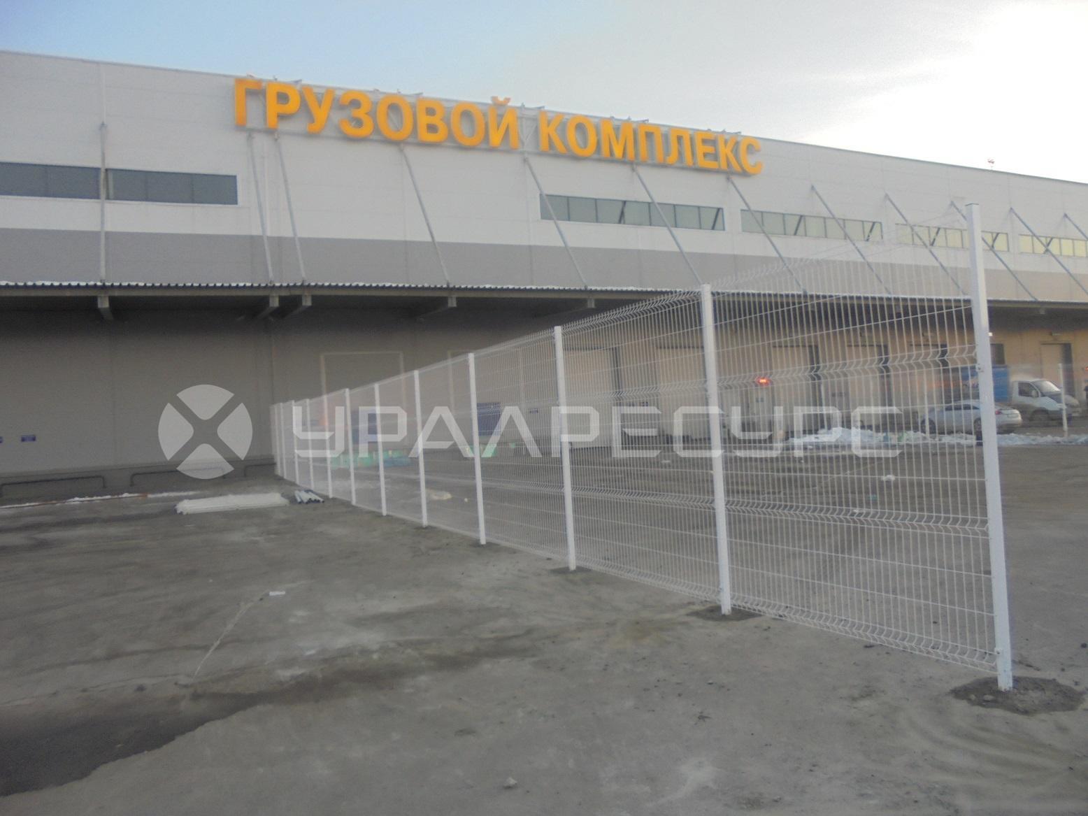 Ограждение из 3D панелей - аэропорт «Кольцово» г. Екатеринбург